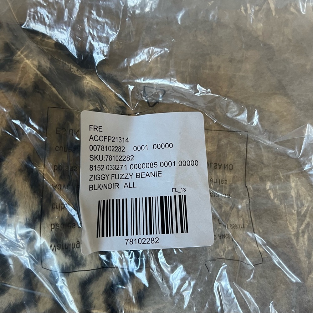 Free People Black and Tan Ziggy fuzzy Beanie - Picture 8 of 8